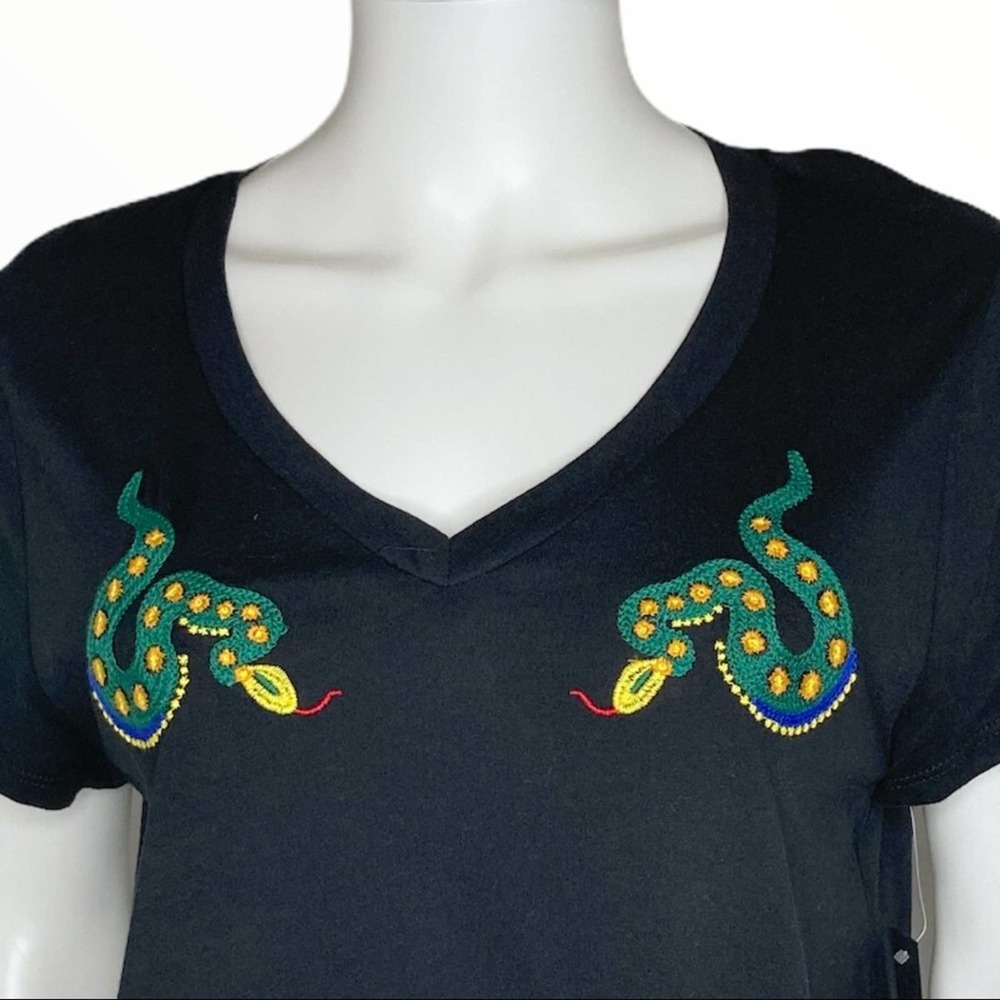 Carbon Copy Embroidered Snake Tee L